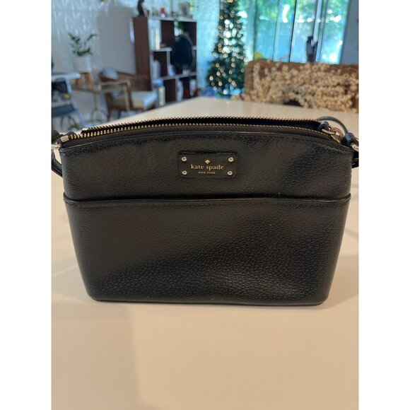 Kate Spade Black Leather Crossbody Purse With Adjustable Strap & Gold Zipper Acc - Picture 1 of 8